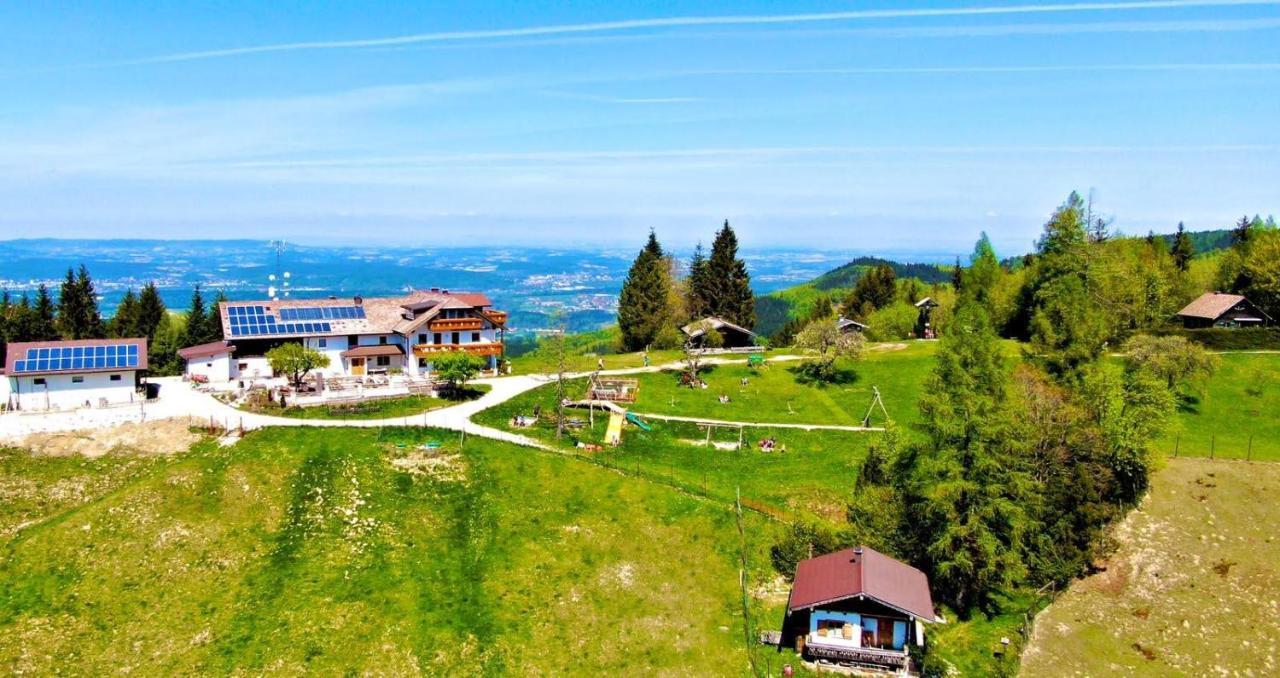 Ferienwohnung Holzhaus Zum Schwarz'n Aurach am Hongar Exterior foto