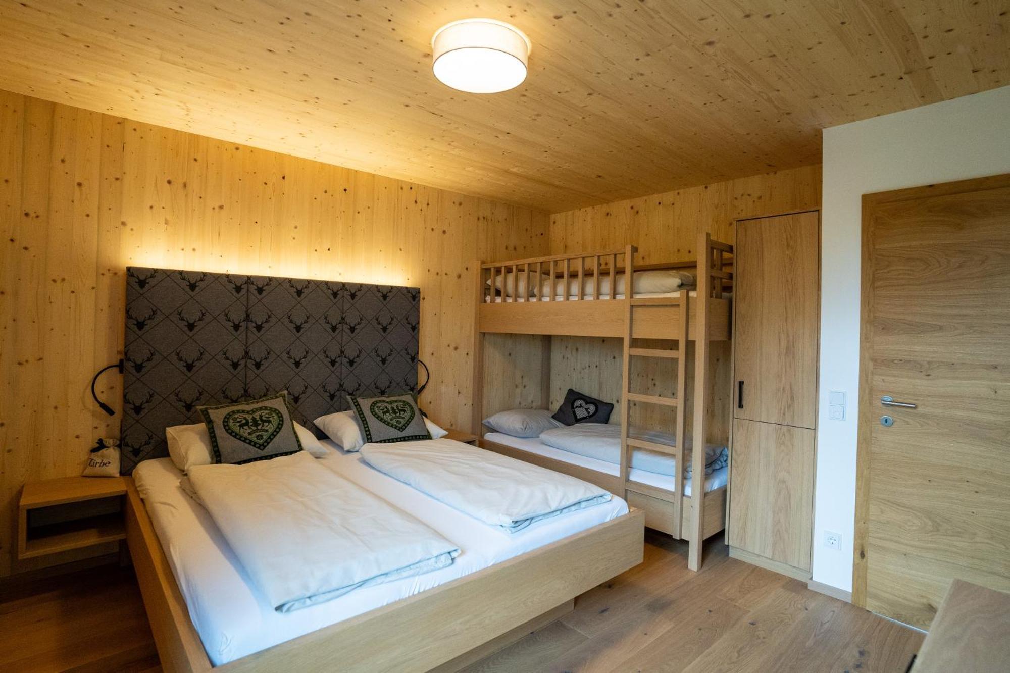 Ferienwohnung Holzhaus Zum Schwarz'n Aurach am Hongar Exterior foto
