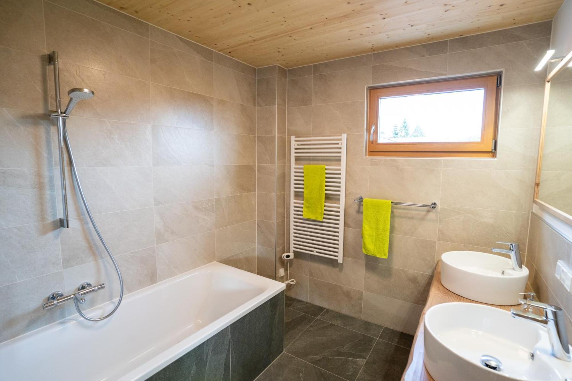 Ferienwohnung Holzhaus Zum Schwarz'n Aurach am Hongar Exterior foto