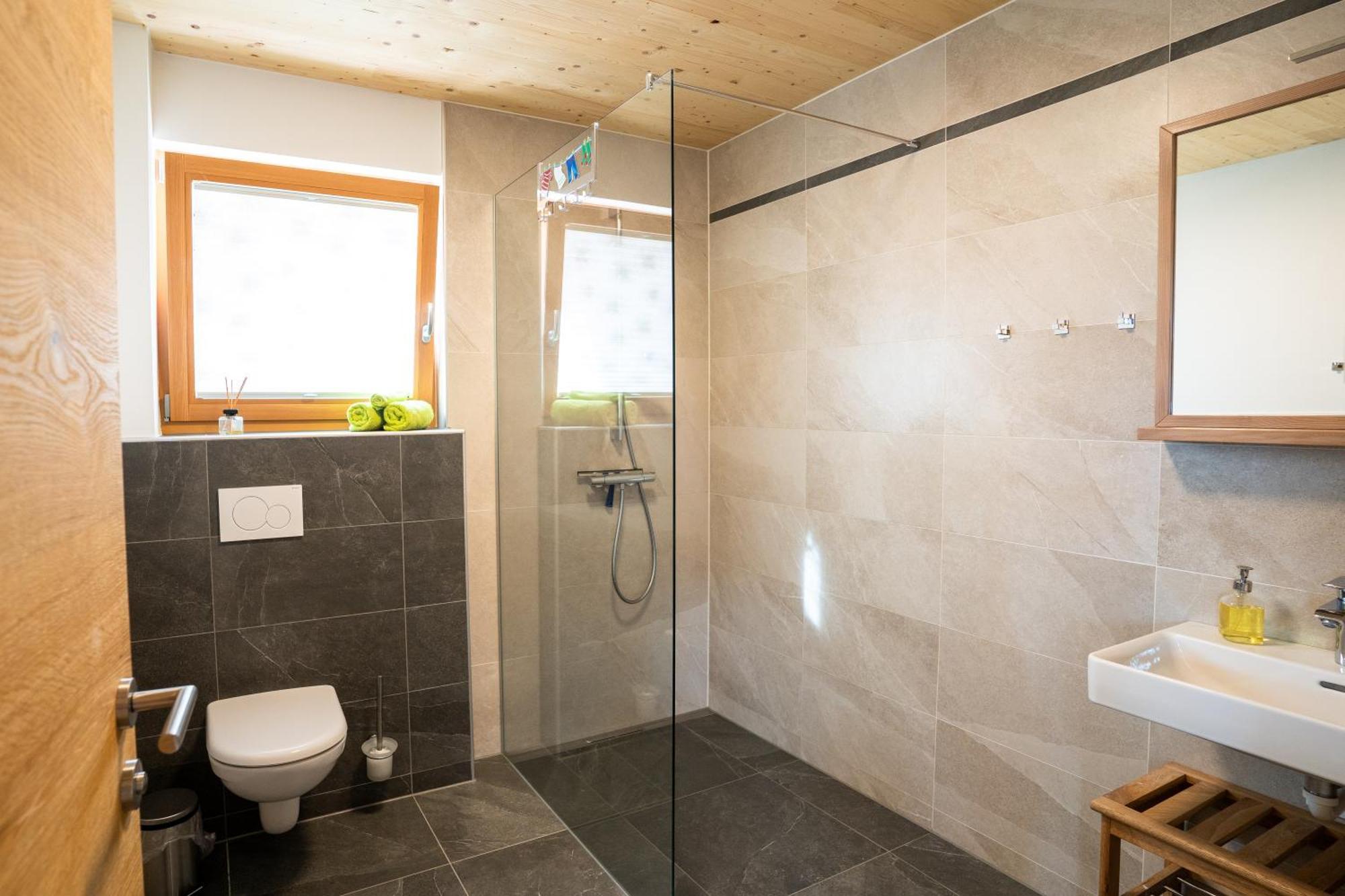 Ferienwohnung Holzhaus Zum Schwarz'n Aurach am Hongar Exterior foto